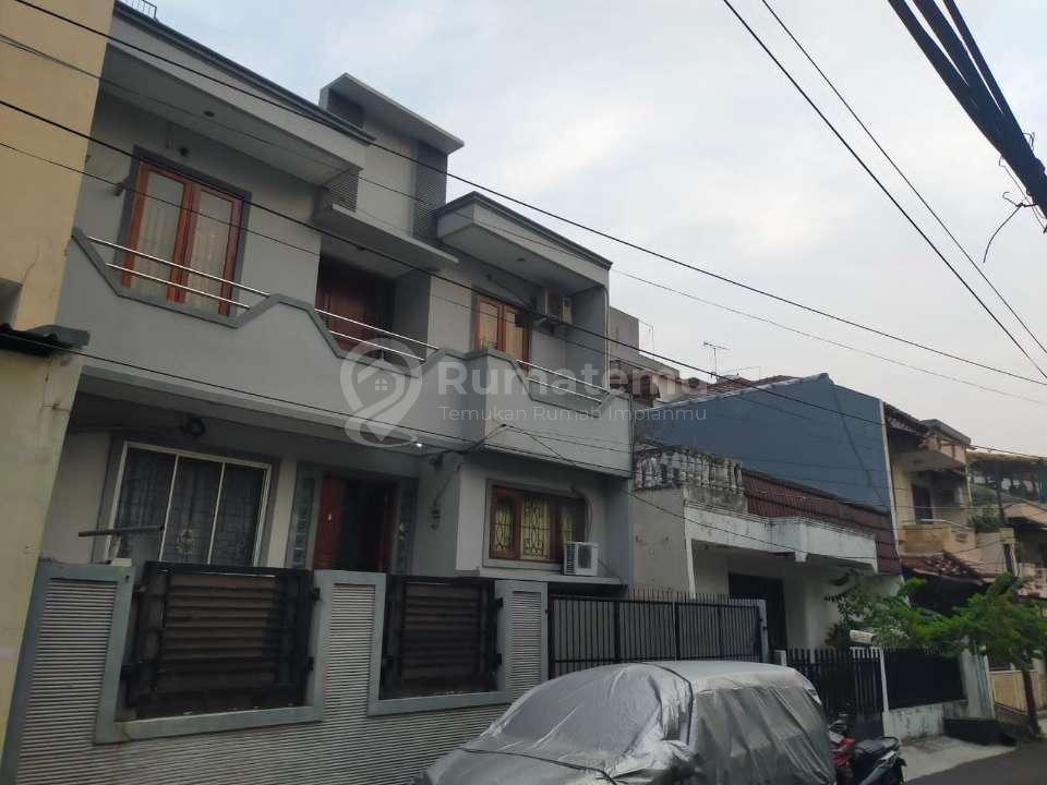 rumah di tomang, lokasi strategis dengan akses toll dan busway. lokasi dekat dengan kampus