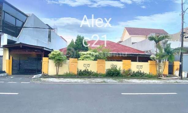 Jual Rumah lokasi sangat strategis dekat pusat perbelanjaan di Cempaka Putih Tengah, Jakarta Pusat