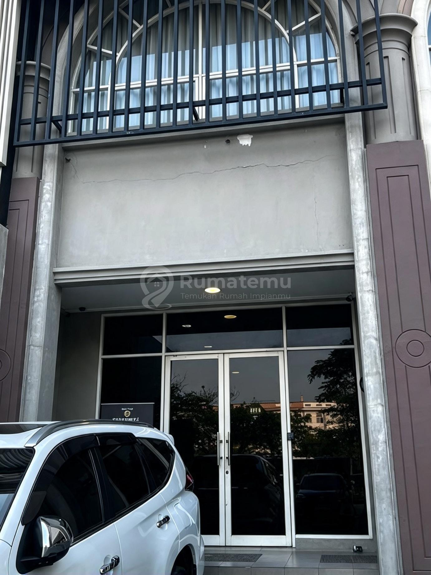 Di Jual Ruko Siap Huni Di Golf Island