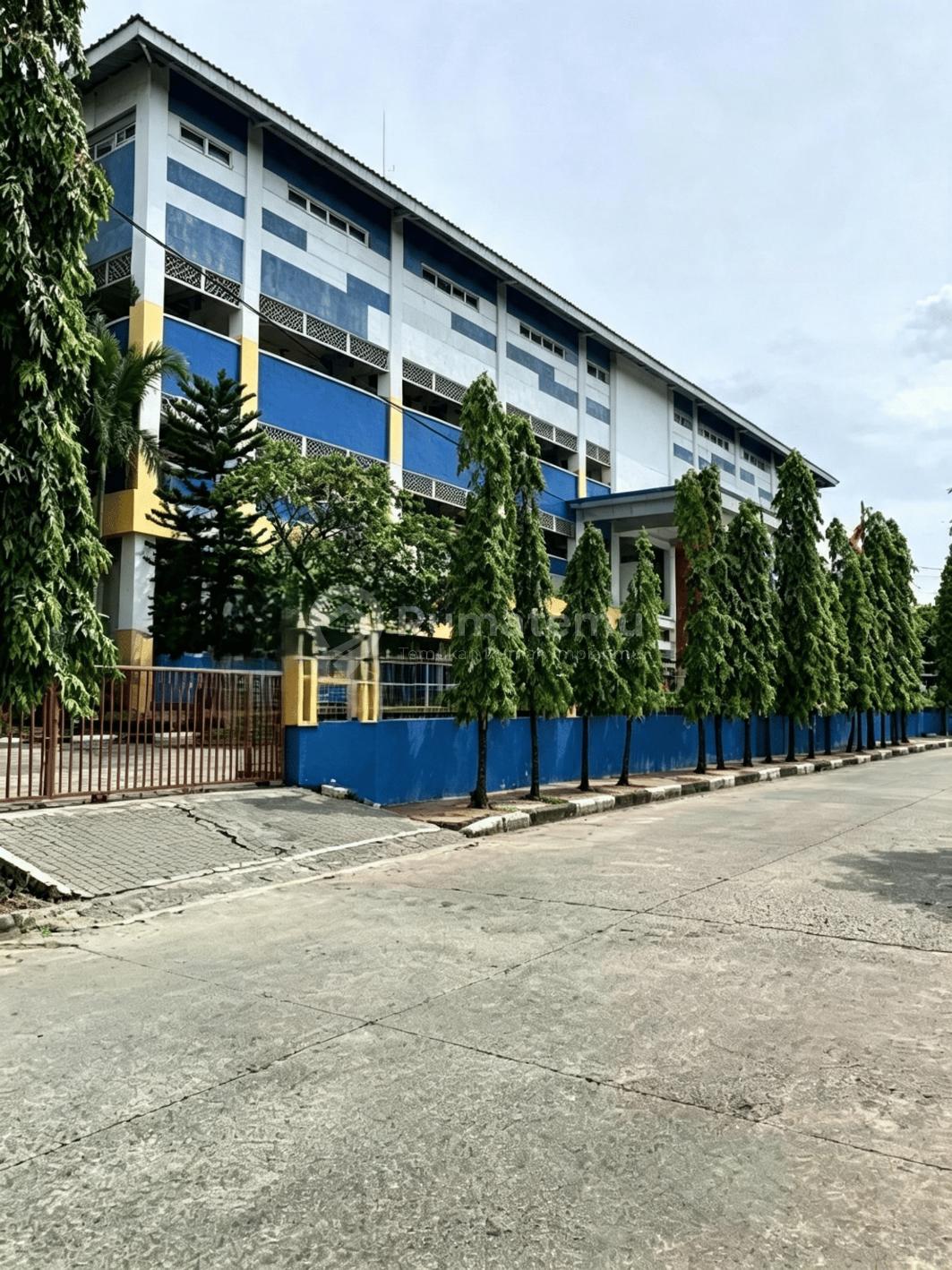 Gedung Bagus Bekas Sekolah Siap Pakai di Pegangsaan Kelapa Gading