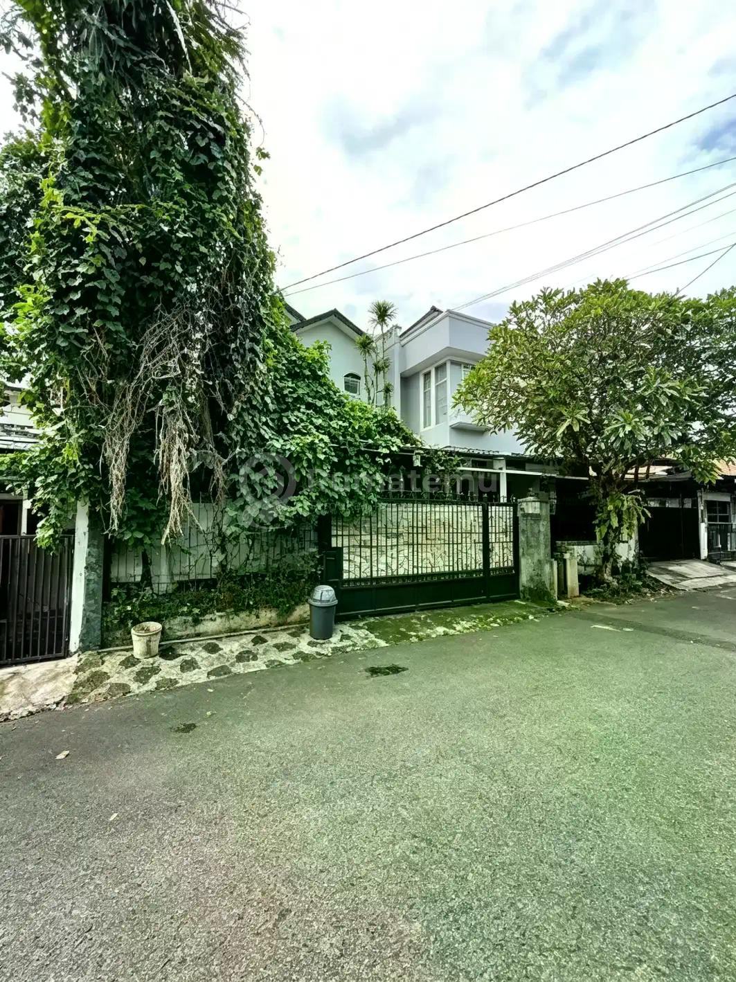 Rumah Dalam Komplek di Lebak Bulus