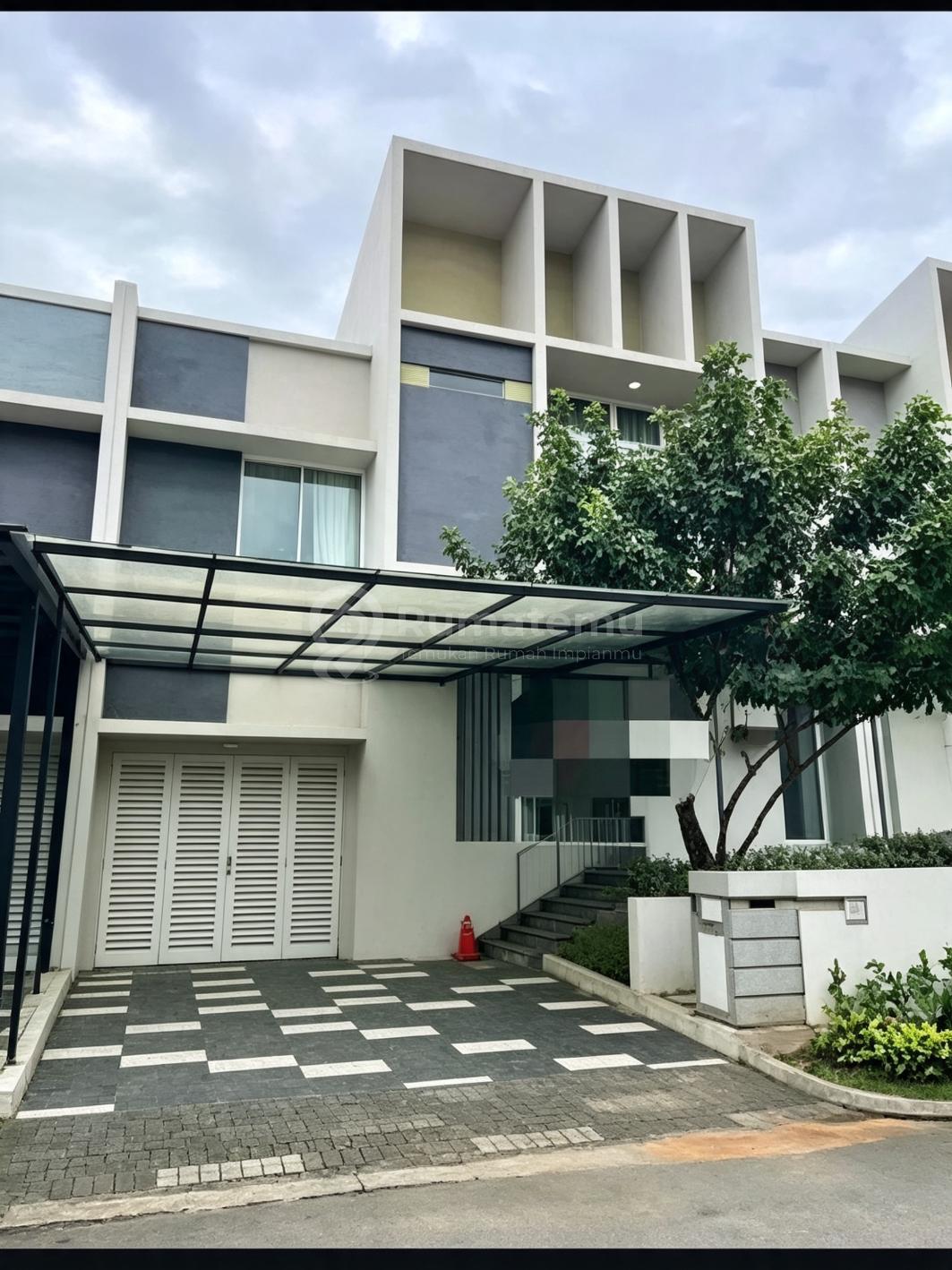 Mozart, Rumah Dekat Danau di Gading Serpong