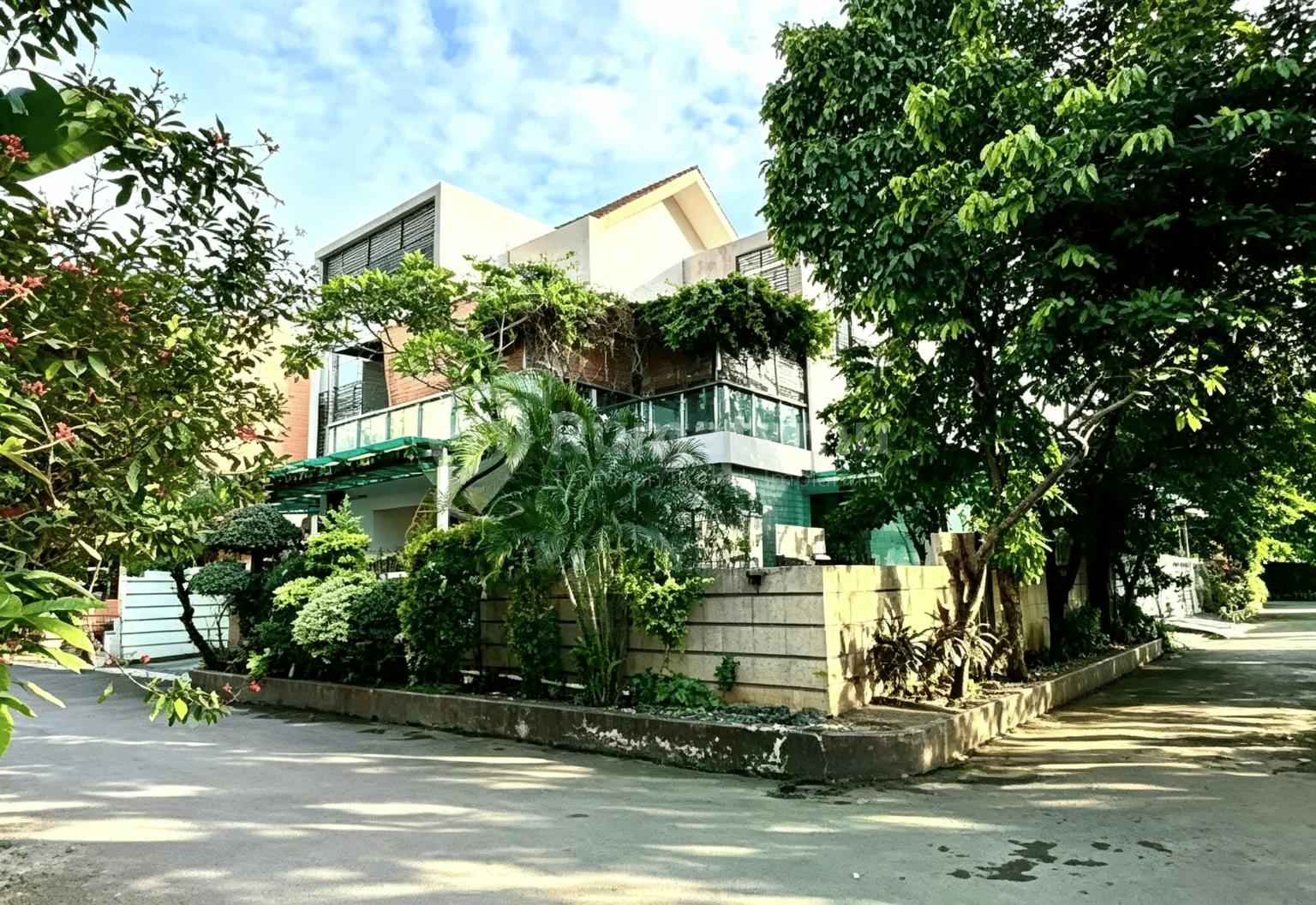 Rumah Mewah di Billymoon Duren Sawit Pondok Kelapa Jakarta Timur