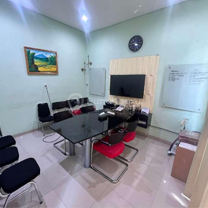 Dijual gedung komersil 3 lantai Secondary di Cipete Utara, Kebayoran Baru