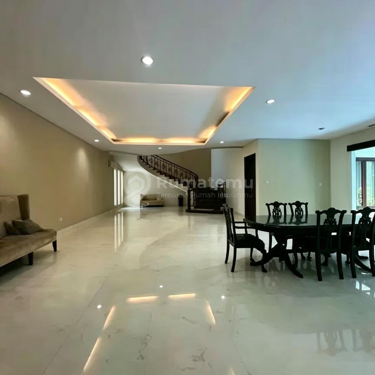 Dekat Bukit Golf, Dijual Rumah Modern Klasik Siap Huni di Pondok Indah Jakarta Barat
