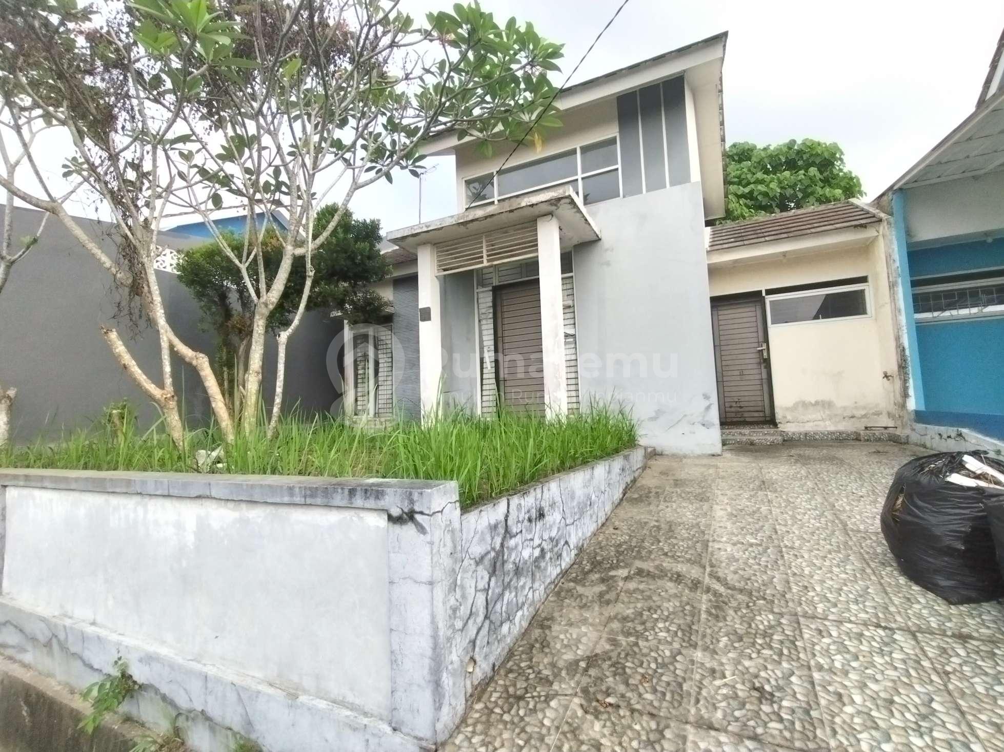 Dijual rumah standar semi Real estate citra indah city