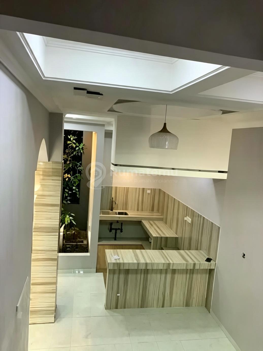 Dekat Cinere Mall, Dijual Rumah Siap Huni di Cinere Depok