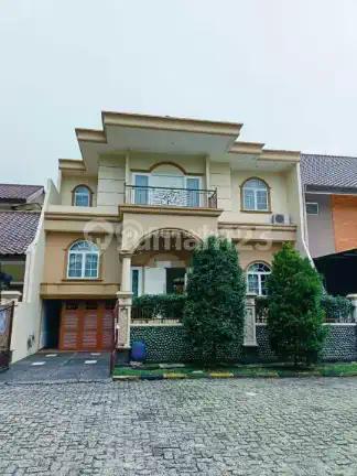 Dijual Rumah Mewah Split Level Hadap Taman di Puspita Loka BSD