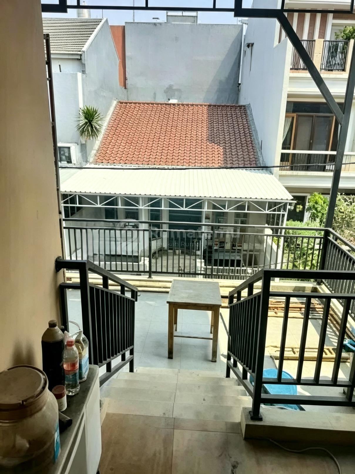 Rumah Bagus 4 Lantai Harga Murah Di Kelapagading