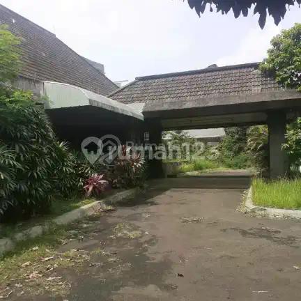 Dijual Rumah Lama 2 Lantai di Pinggir Jalan Condet Raya