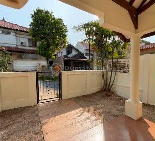 DISEWAKAN RUMAH BARU SELESAI RENOVASI di Komplek Perumahan Bintaro Sektor 3. 