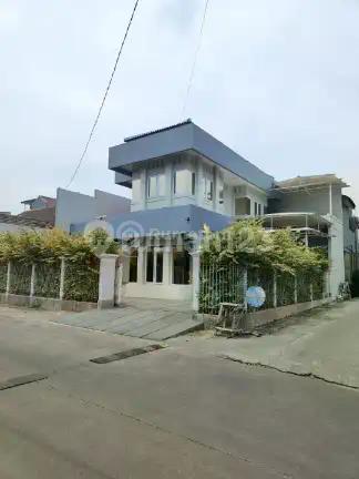 Rumah Mewah Lokasi Strstegis Di.cikunir