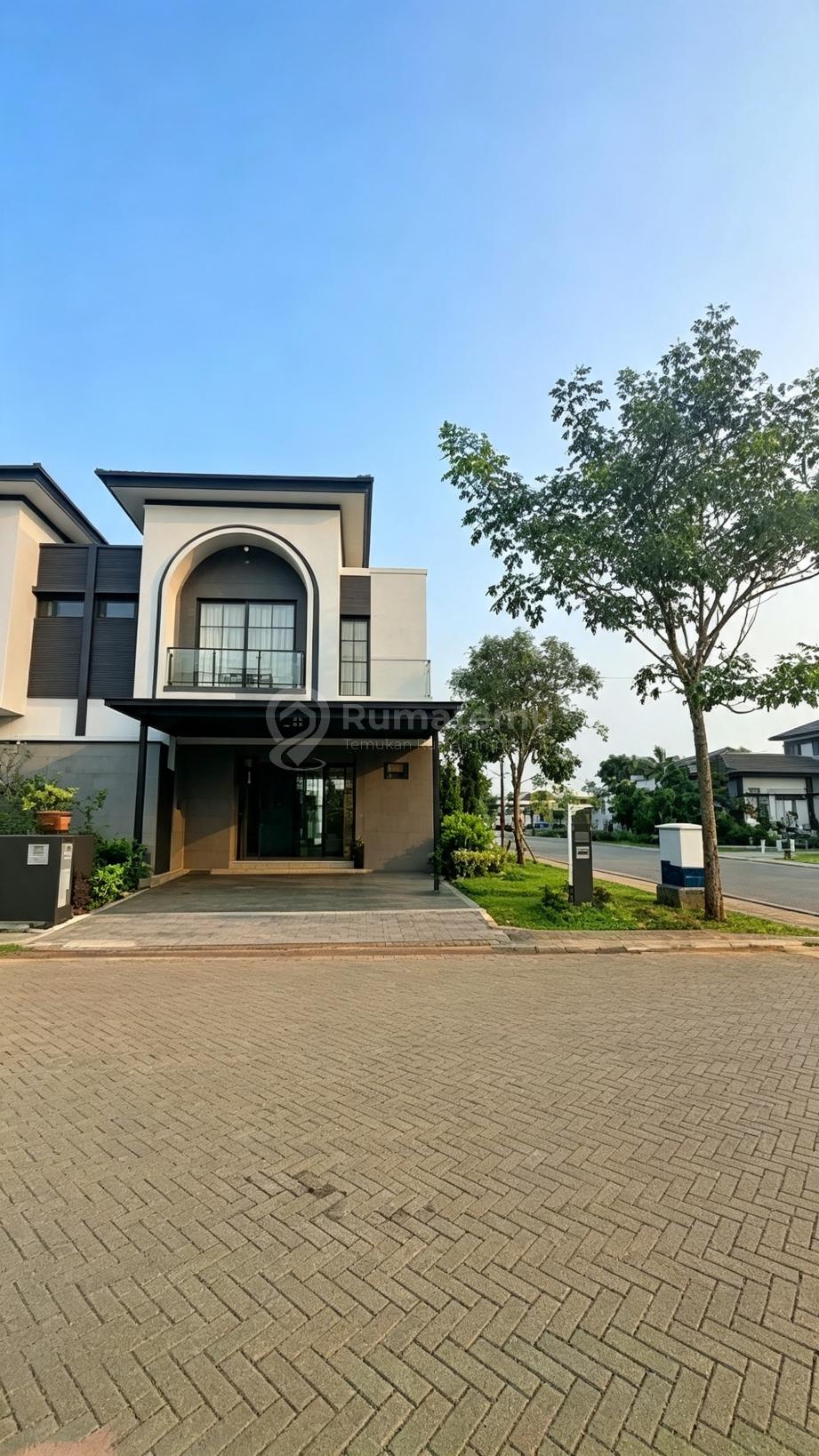 Rumah bagus 3 lantai unit terbatas banyak promo menarik tahun ini diskon sampai dengan 14% Welton Hiera BSD City