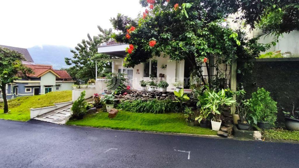 Dijual rumah lokasi strategis asri,sejuk dan siap huni Sentul