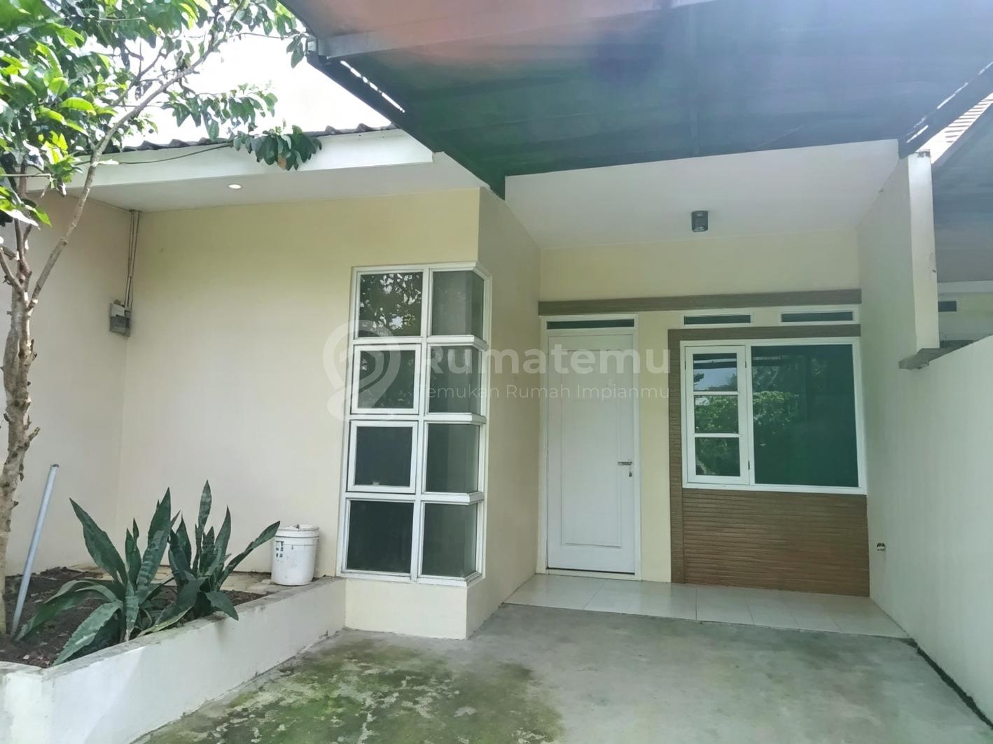 Rumah Secondary Dalam Perumahan di Cimanggis