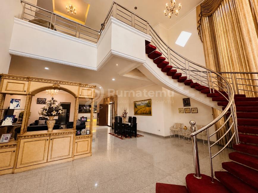 RUMAH PIK 1 CAMAR ELOK SIAP HUNI DESIGN MEWAH JAKARTA UTARA