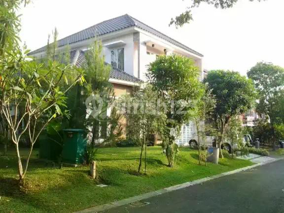 Rumah Bagus Di The Green Bsd City Tangerang Selatan, Taman Luas Harga Murah