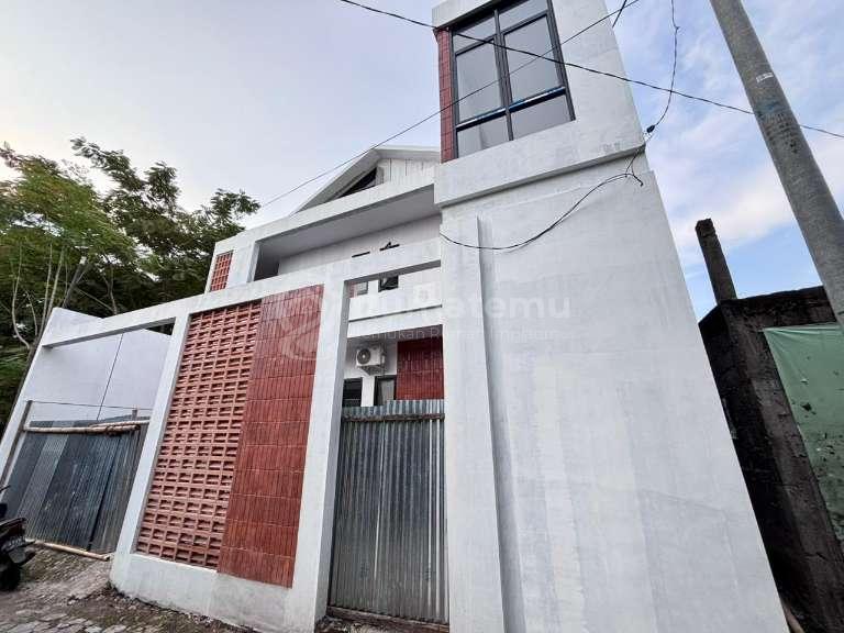 3 Menit Kampus AMIKOM Kost Cantik SHM PBG Manukan Condongcatur Depok 5 Menit Terminal Concat
