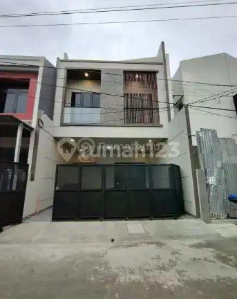 Rumah Baru Modern Minimalis di Rawamangun