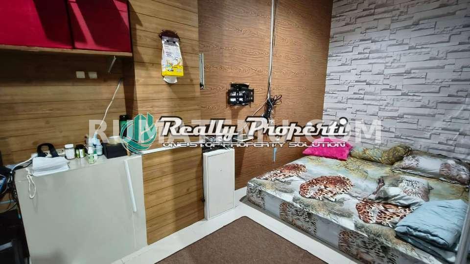 Dijual Tempat Usaha 2 ½ Lantai Lokasi Strategis di Pondok Bambu Jakarta Timur