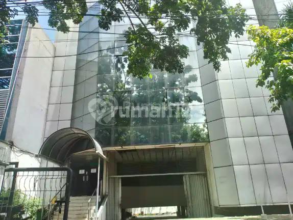 Dijual Gedung 5,5 Lantai Menteng Luas !! Ada Lift & Basement, Disewakan Per Lantai Hanya 135Ribu/M²/Bulan!! Jakpus