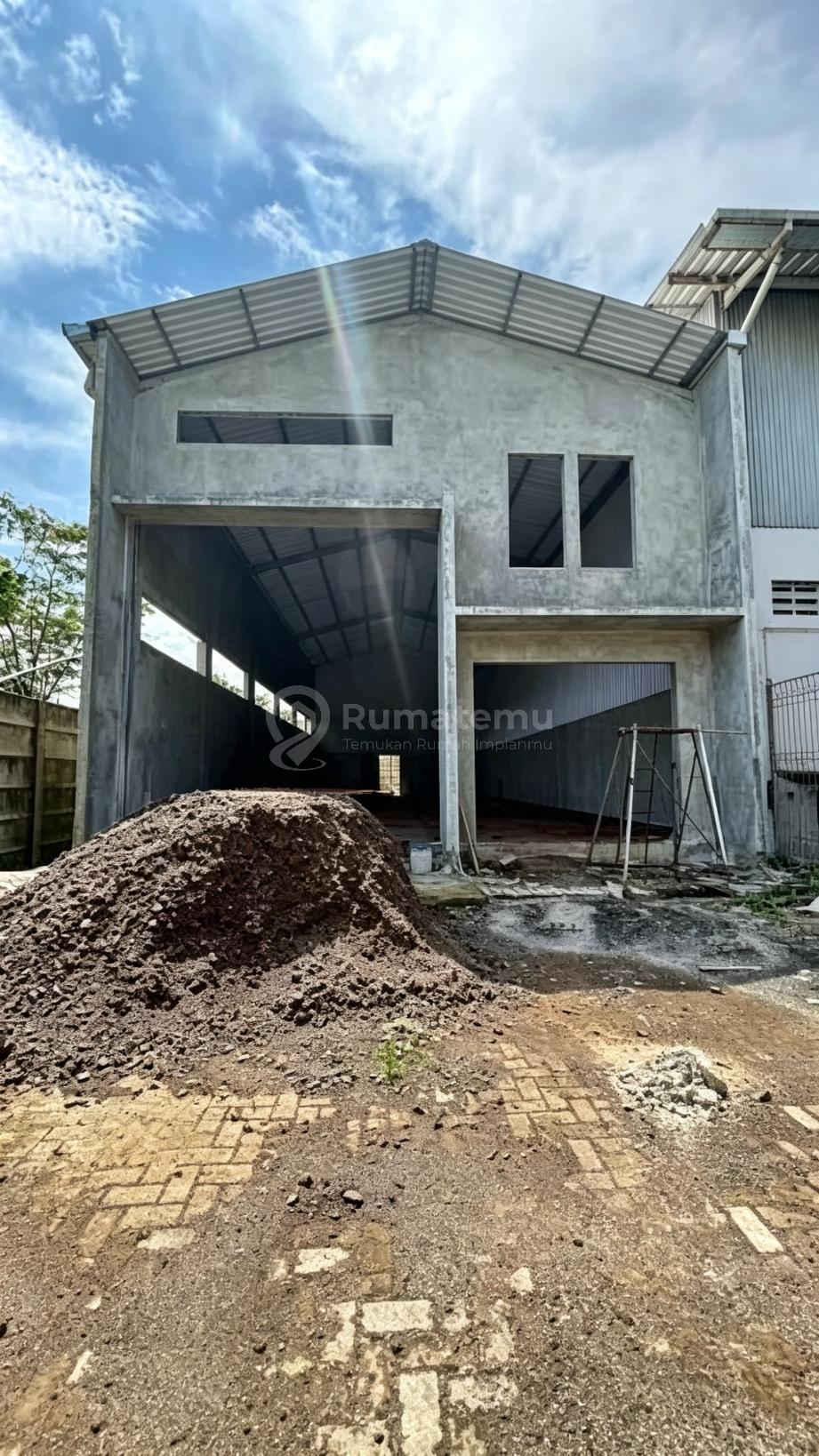 Disewakan 3 Unit Gudang di Jl. Kadusirung Pagedangan Tangerang