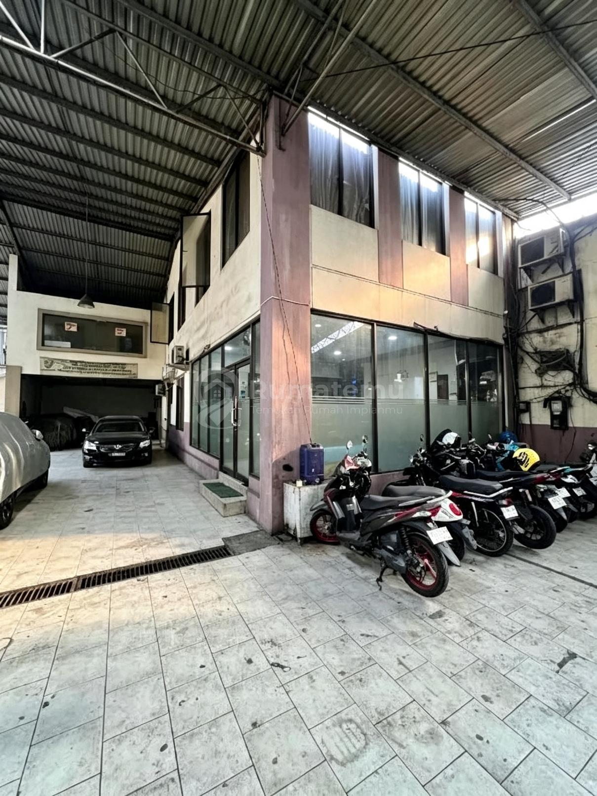Dijual Tanah dan Bangunan Posisi Hadap Jalan Raya di Cempaka Putih S9716 Lokasi strategis, area komersil