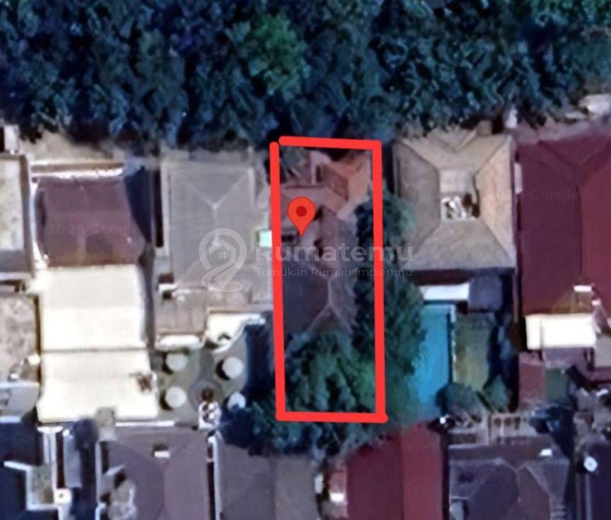 DIJUAL SEBUAH RUMAH TUA HITUNG TANAH DI KEBAYORAN BARU