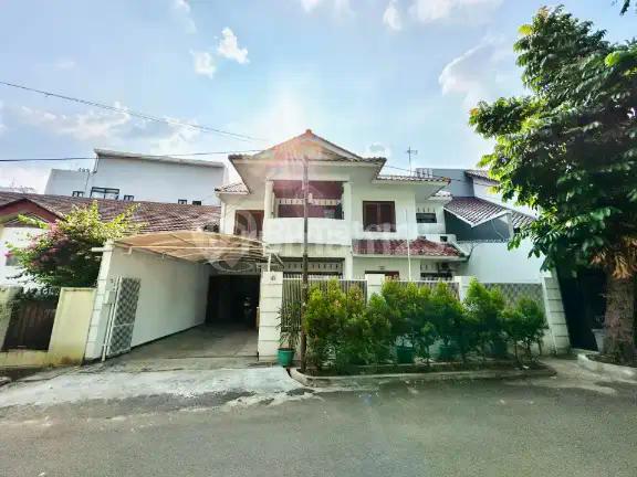 Rumah Siap Huni, Lokasi Strategis. di Tebet Barat