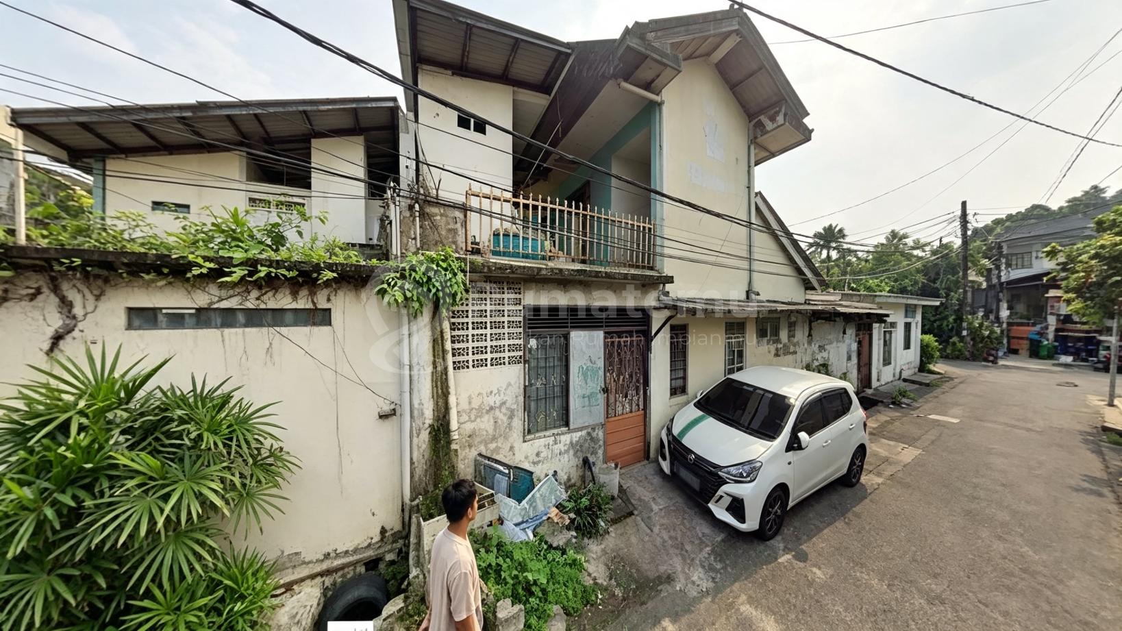 Dijual tanah hunian dan komersil diatasnya ada rumah lama di area Gandaria Utara