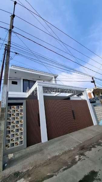 Jual Rumah Kekinian Riung Bandung Cipamokolan Dekat Metro Margahayu Bandung