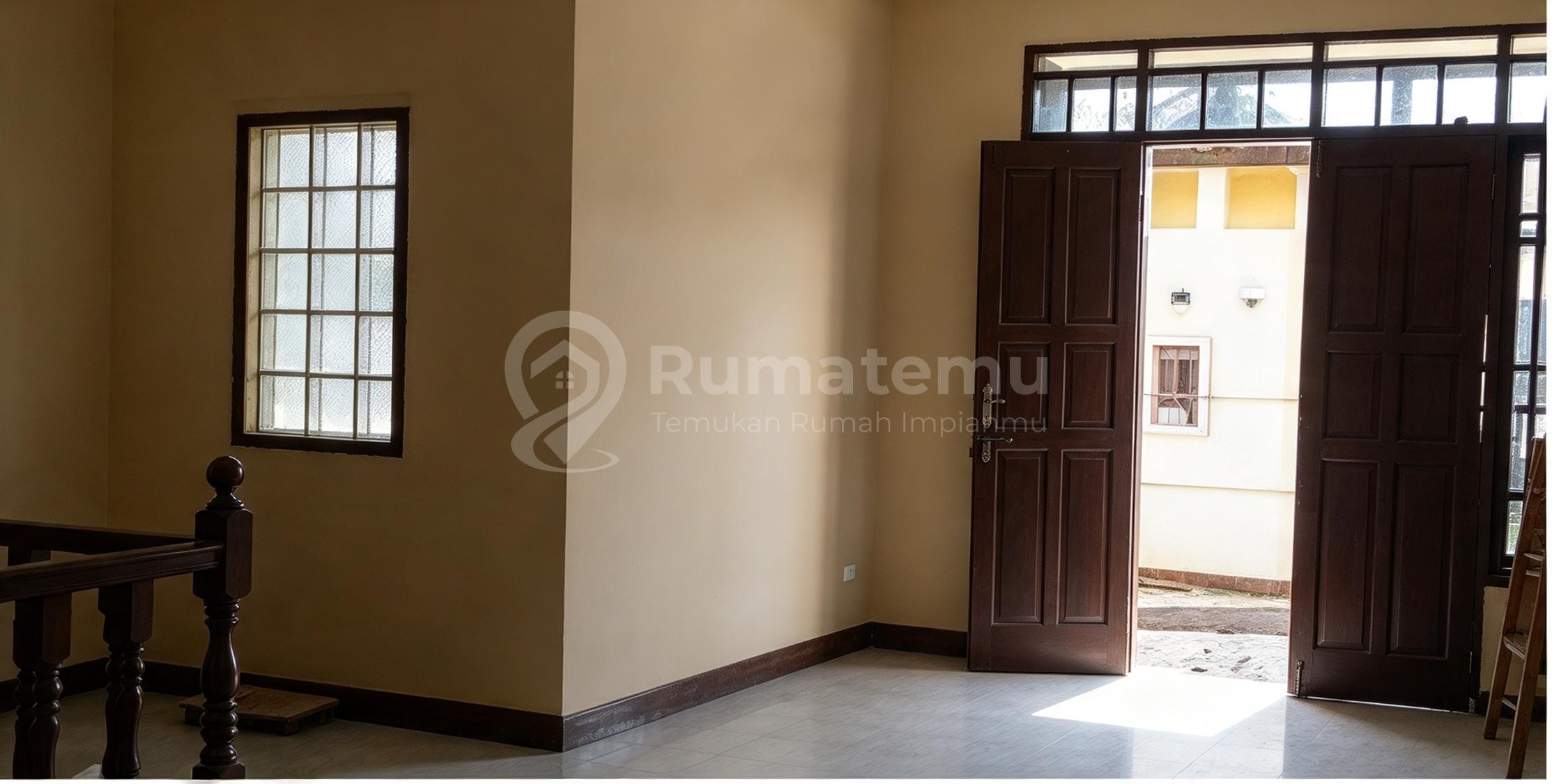 Dijual Rumah 2 Lantai 6 BR Lokasi Strategis Dalam Gang, Dekat Sudirman Ballroom – Bandung Kota