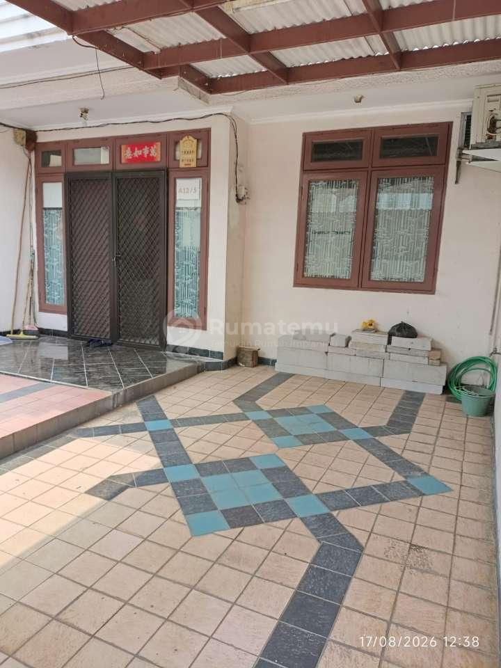 Dijual rumah 2 lantai siap huni di taman palem lestari