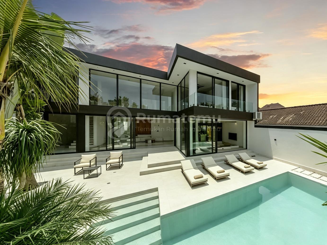 Ready For Rent Beautyfull Modern 4 B R Villa In Seminyak Bali