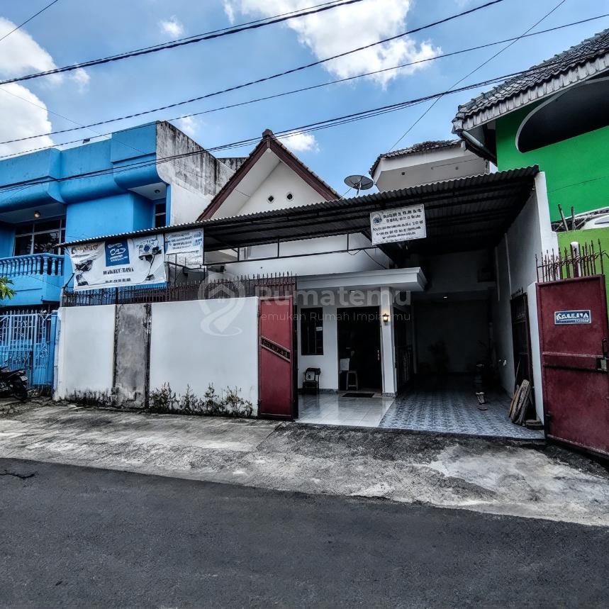 Dijual Rumah Siap Huni untuk Usaha Lokasi Strategis di Taman Sari S9202