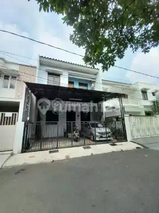 Rumah Secondary Lokasi Strategis di Cipinang Cempedak
