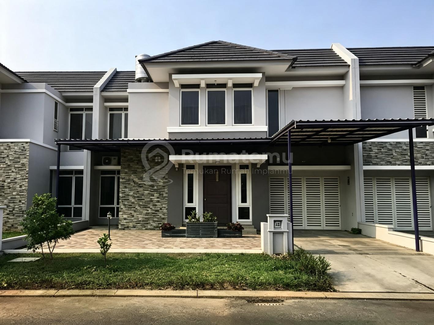 Rumah Sudah Renovasi Belum Pernah Ditinggal Suvarna Sutera Helios