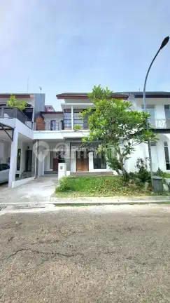 Dijual Rumah Cantik 2 Lantai Emerald Bintaro