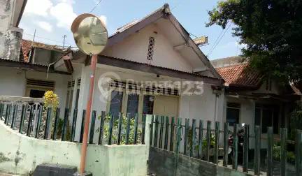 Tanah Berikut Bangunan Dijual Dekat Jogjatronik Yogya, Lt 715m2