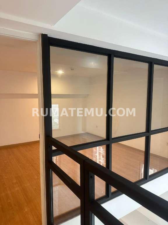 SOHO Hook Lantai Tinggi Kingland Alam Sutera Tower Venetian