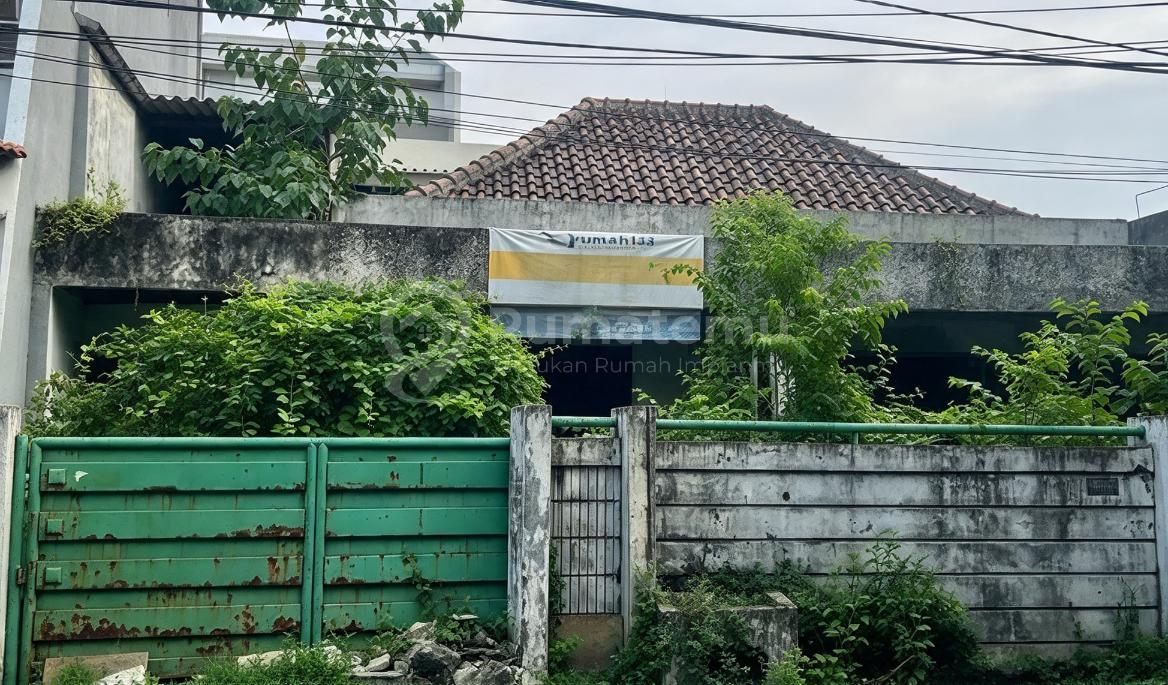 Jl. Nurdin, Grogol, Jakarta Barat Dijual Rumah Tua Hitung Tanah, Cocok untuk Investasi & Pembangunan Rumah Baru Maupun Pengembangan Properti, Hadap Utara, Shm.-Flz1026