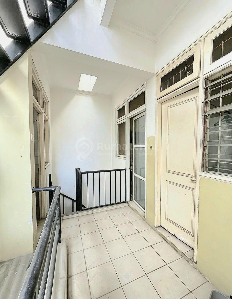 Dijual Rumah di Jakarta Barat Kavling DKI Meruya Utara