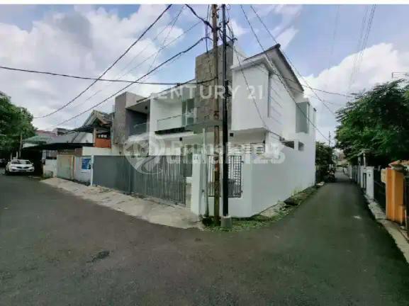 Rumah Cantik Disewakan di Tebet Timur Dekat Eco Park