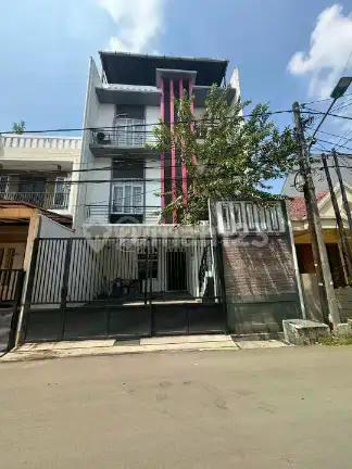 Jual Rumah Cantik Siap Huni di Kawasan Gading Griya Residence