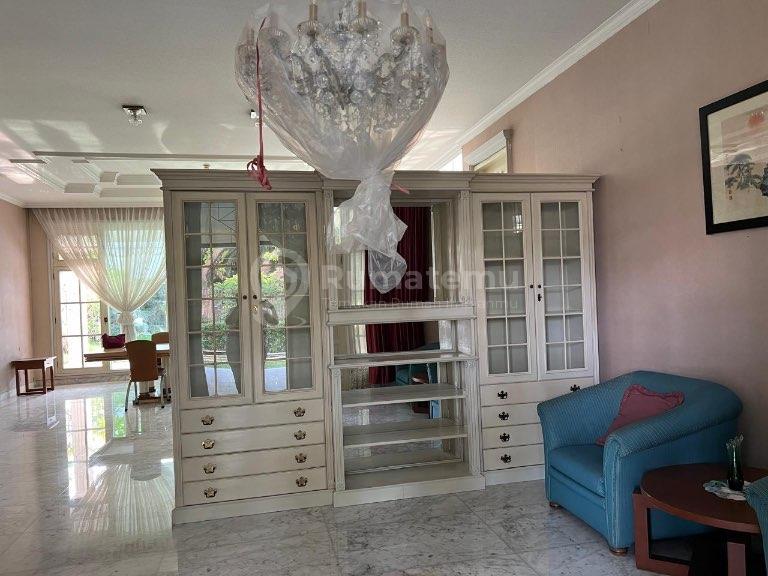 Disewakan Rumah di Area Jl Boulevard Permata Hijau