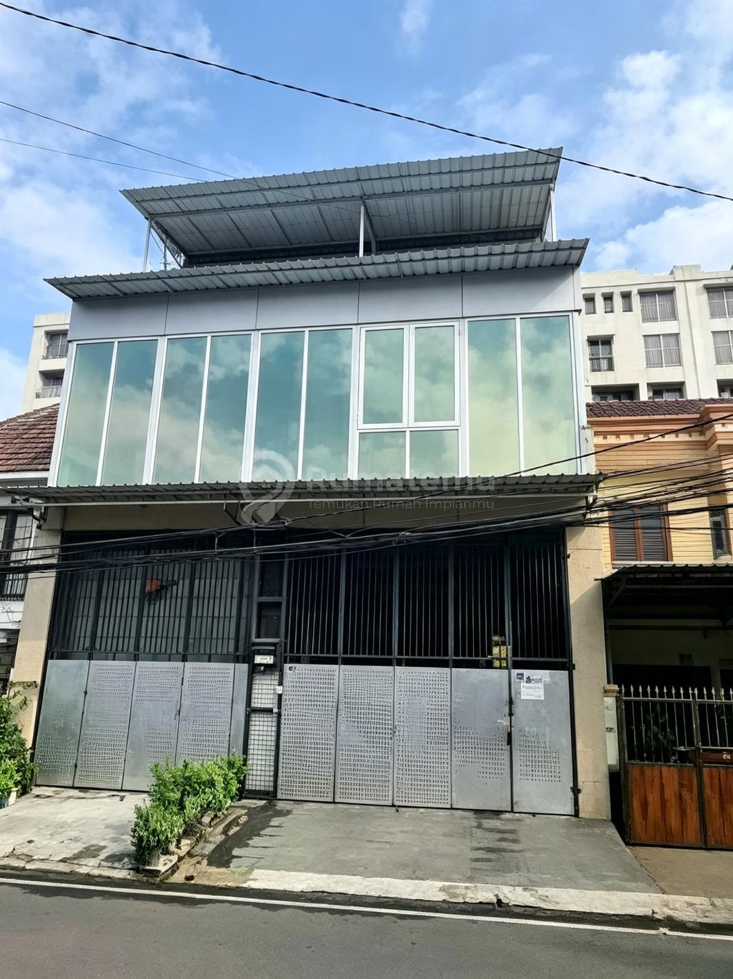 Dijual Segera Rumah 4 lt. Taman Semanan Indah Full Furnish