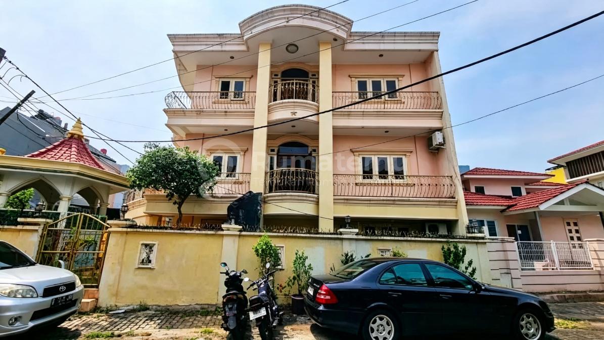 Rumah Murah Terawat 3 Lantai di Citra Garden Kalideres Cengkareng Jakarta Barat