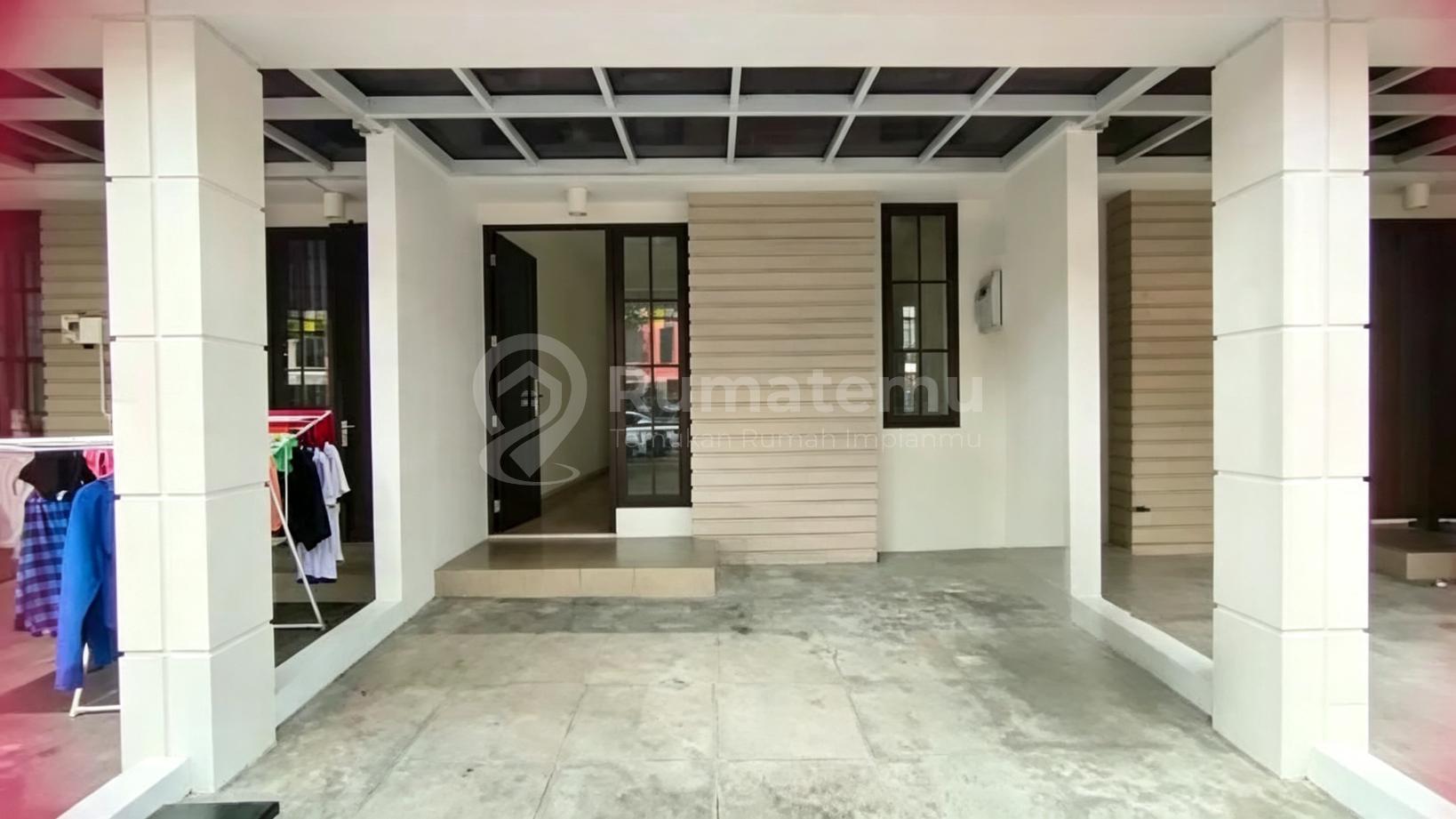 DIJUAL Rugi! Rumah dua lantai siap huni Green Village Cipondoh Tangerang