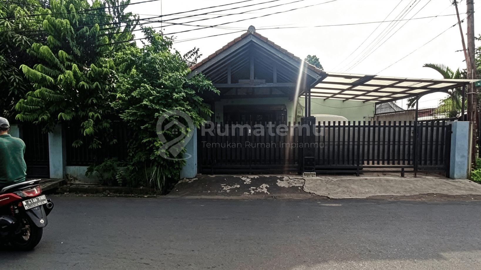 Dijual Rumah Row jalan akses 2 mobil lebih Jl Cipinang Kebembem, Jakarta Timur