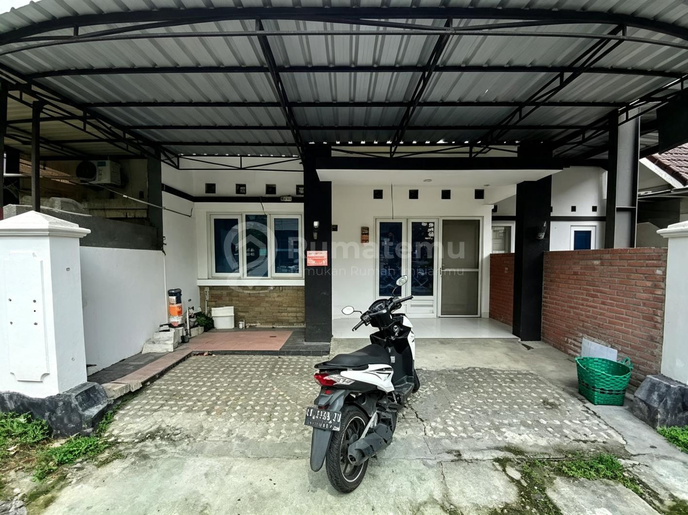 Rumah Dijual Dlm Perumahan di Babarsari, Dekat Rumah Sakit Sadewa Sleman LT 105 M2